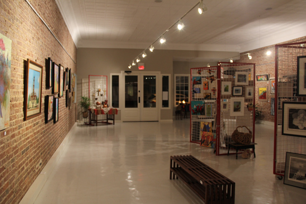 High Horse Gallery Griplock Track Lighting Suspension System in Action